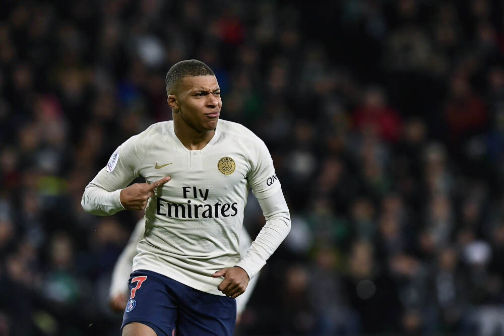 上证指数K线“十连阳”逼近4000点，持股还是持币过节？